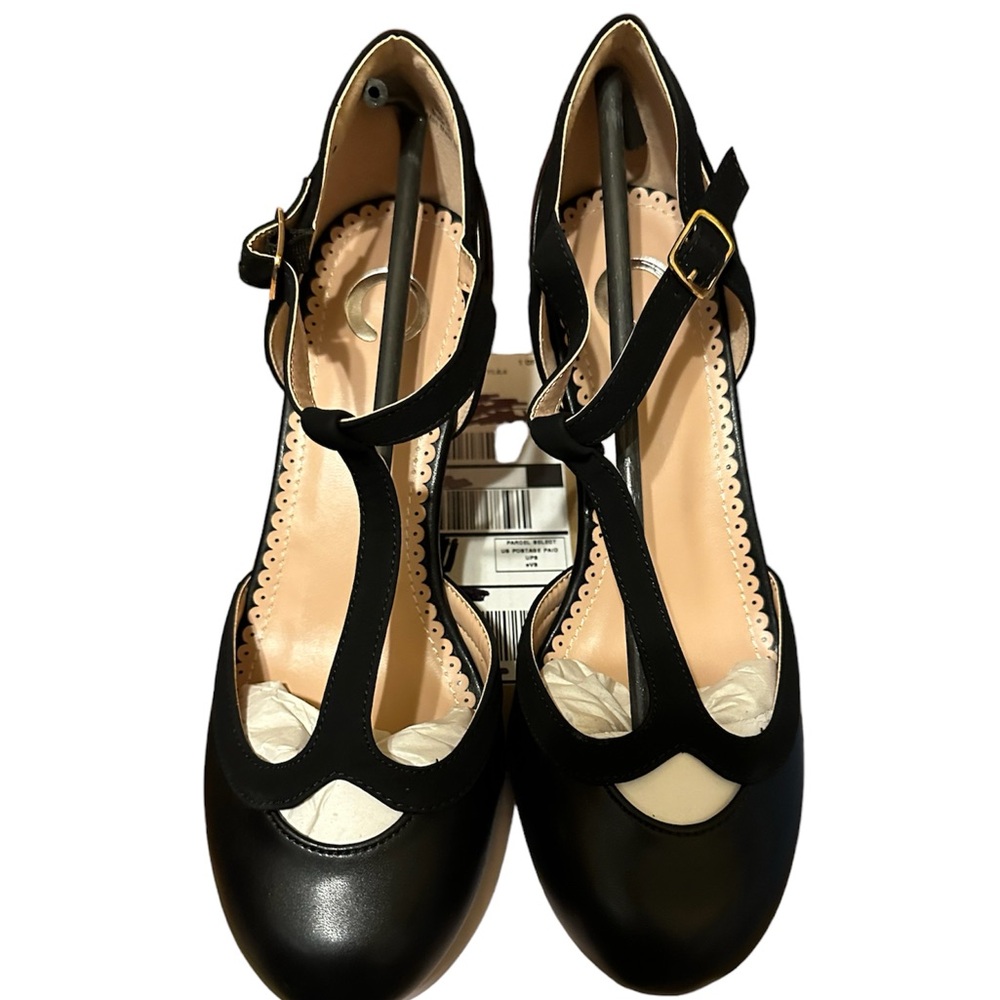 Journee Collection Olina wide width. New in Box